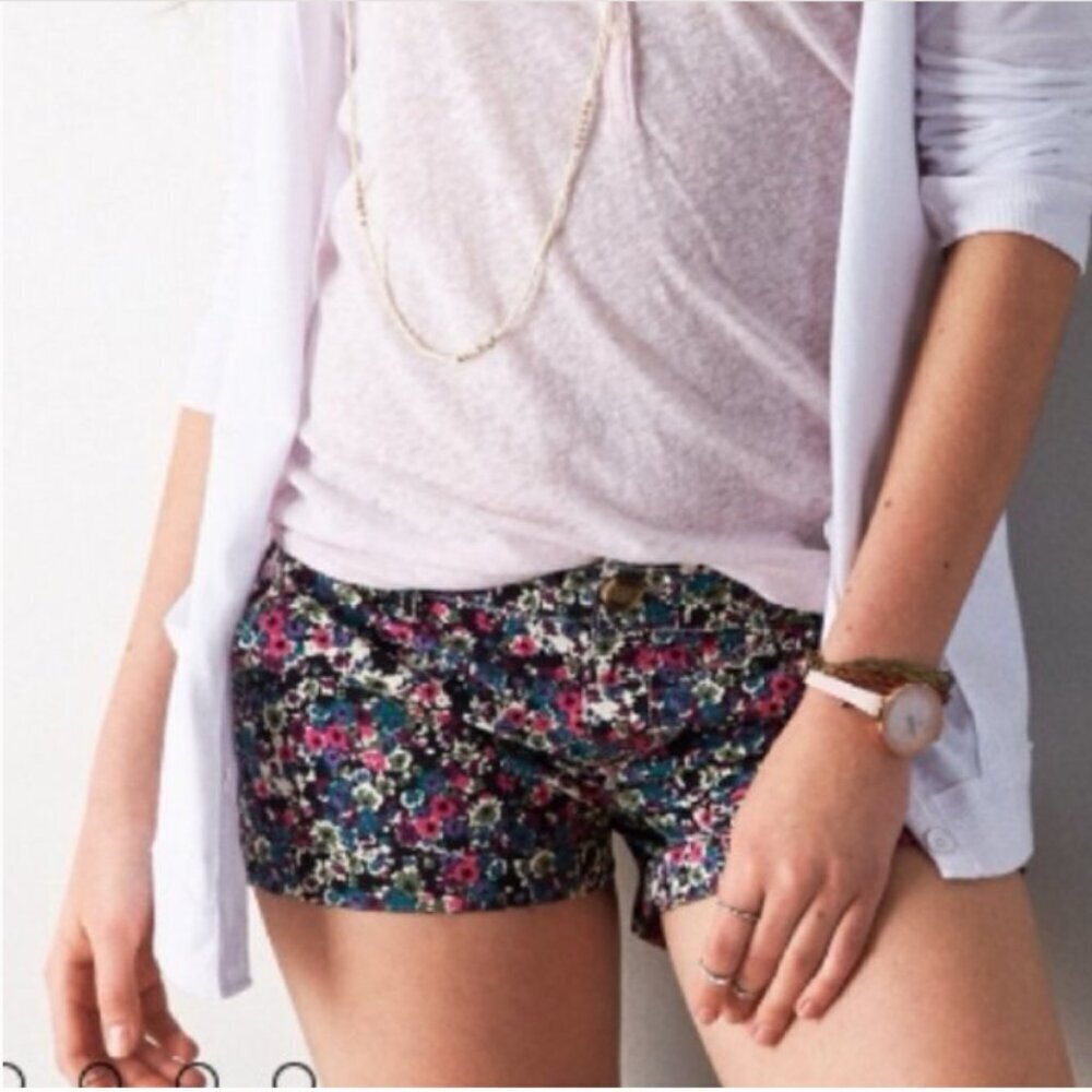 American Eagle Floral Midi Shorts Size 10